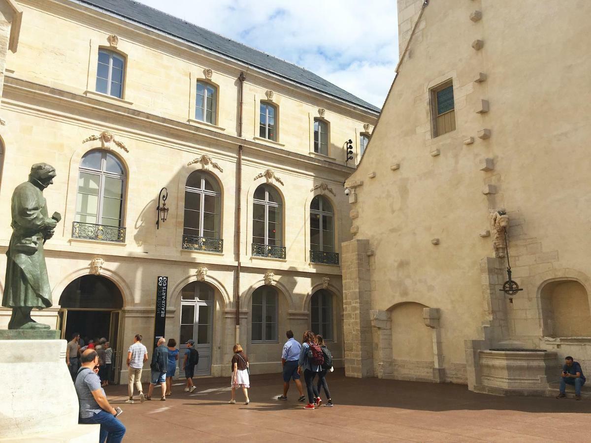 Centre Historique Dijon - Le Patioアパートメント エクステリア 写真